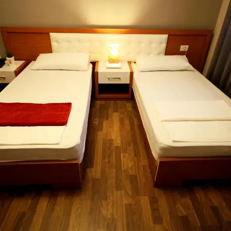 Hotel Bylis 3*